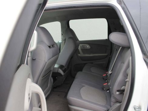 Used 2012 Chevrolet Traverse LS FWD image 7