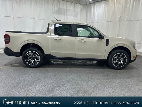 New 2025 Ford Maverick Lariat image 9