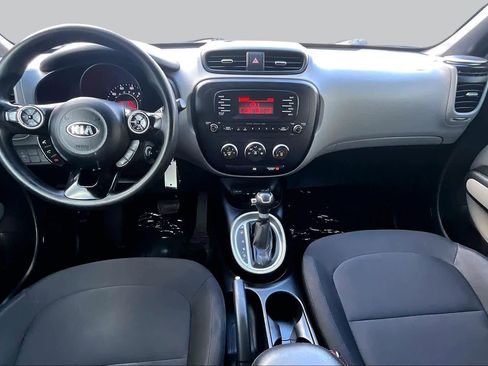 Used 2014 Kia Soul FWD image 14