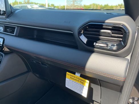 Certified 2025 Honda Pilot Sport image 29