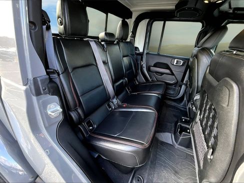 Used 2021 Jeep Gladiator Rubicon image 17