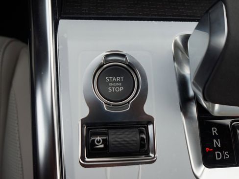 Used 2024 Jaguar XF R-Dynamic SE image 18