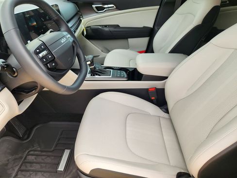 New 2026 Kia Sportage EX image 9