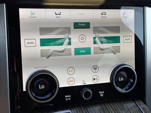 Used 2019 Land Rover Range Rover HSE image 18