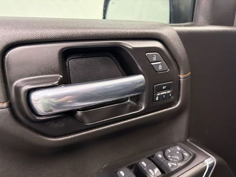 Used 2022 GMC Sierra 1500 AT4 w/ AT4 Premium Package AWD/4WD image 12