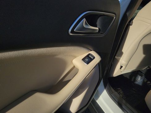 Used 2018 Mercedes-Benz GLA 250 image 6