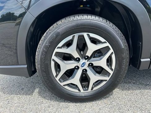 Used 2020 Subaru Forester Premium AWD/4WD image 9