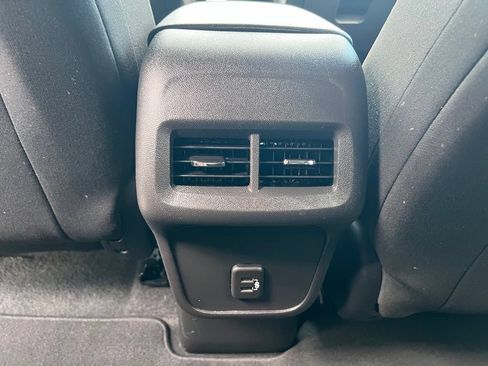 Used 2024 Chevrolet Equinox LT AWD/4WD image 24
