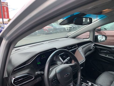 Used 2023 Chevrolet Bolt LT w/ Infotainment Package FWD image 14
