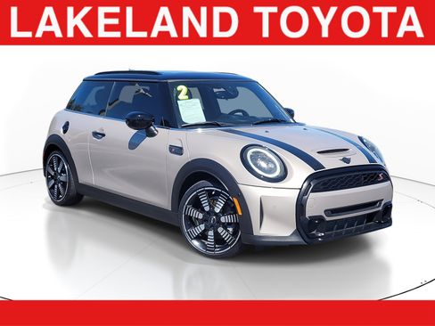 Used 2022 MINI Cooper S image 1
