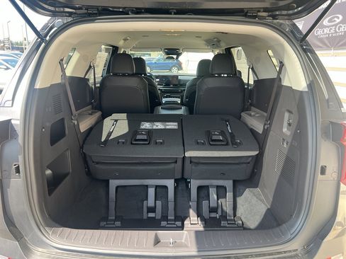 New 2026 Kia Carnival image 13