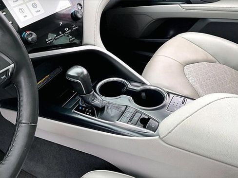 Used 2020 Toyota Camry XSE image 15