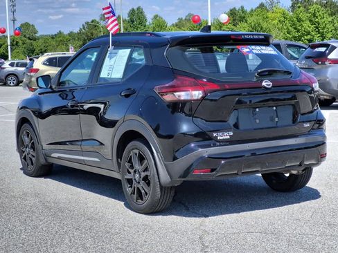 Used 2023 Nissan Kicks SR w/ SR Premium Package FWD image 4