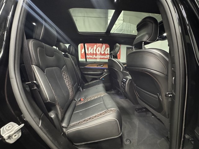 Used 2023 Jeep Grand Cherokee Summit AWD/4WD image 16