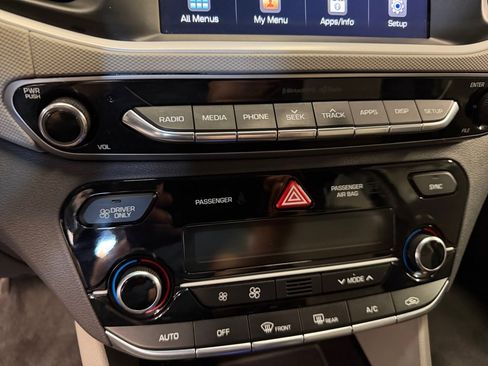 Used 2018 Hyundai Ioniq SEL image 22