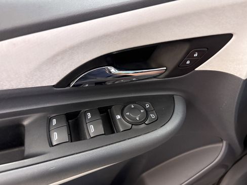 Used 2020 Chevrolet Bolt LT image 24