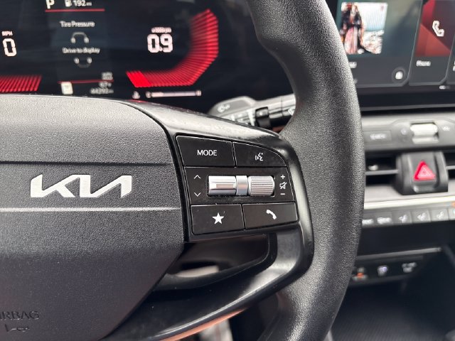 Used 2025 Kia K4 FWD image 12