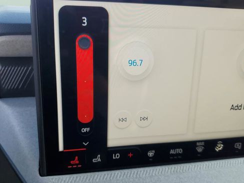 New 2025 Ford Maverick XLT w/ XLT Luxury Package image 31