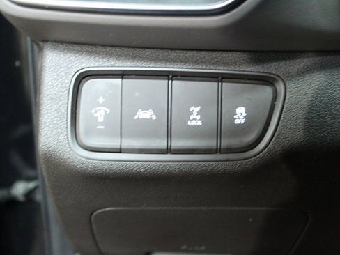 Used 2020 Hyundai Santa Fe SE image 14