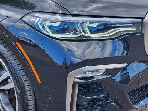 Used 2021 BMW X7 M50i w/ Dynamic Handling Package AWD/4WD image 28