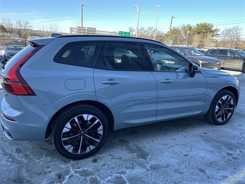 New 2026 Volvo XC60 B5 Plus w/ Climate Package image 9