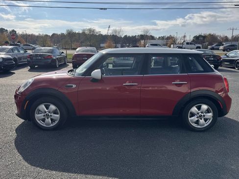 Used 2016 MINI Cooper 4-Door Hardtop image 4