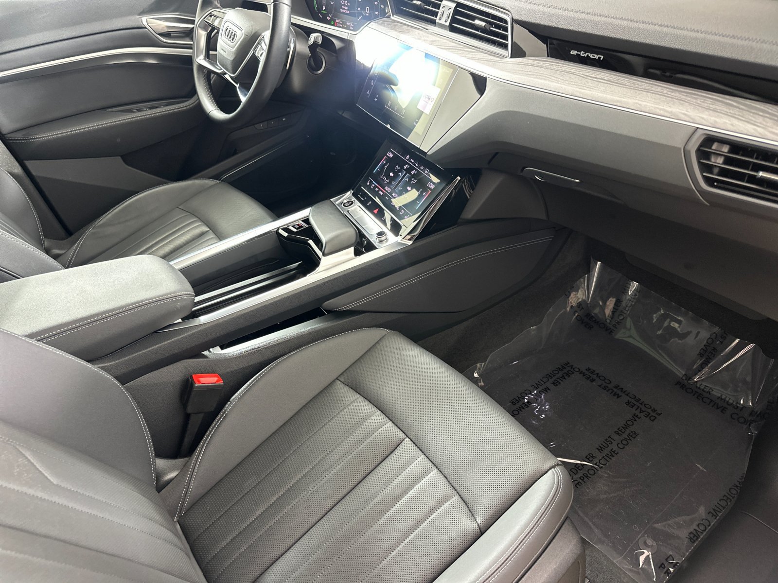 Used 2024 Audi Q8 e-tron Premium Plus w/ Premium Plus Package AWD/4WD image 16