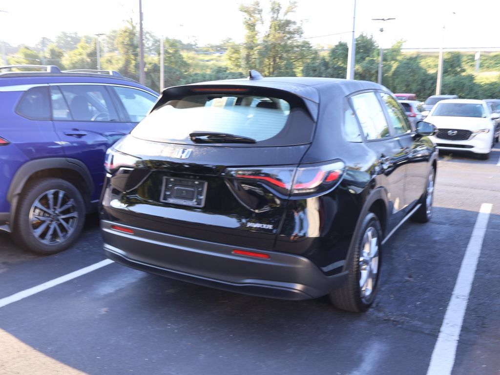 Used 2024 Honda HR-V LX image 7