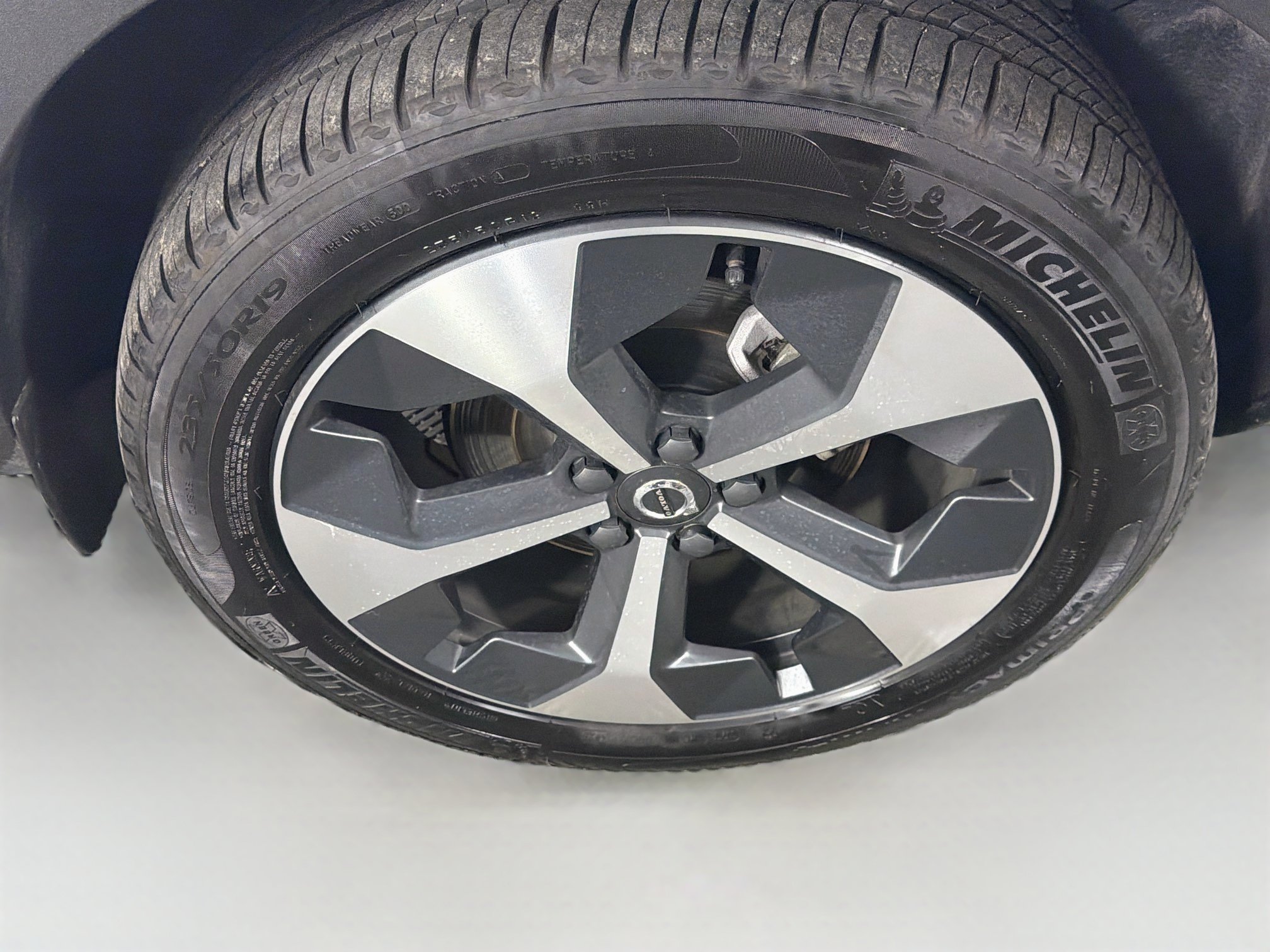 Used 2026 Volvo XC40 B5 Plus AWD/4WD image 11