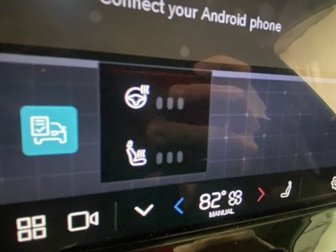 Used 2025 Volvo XC60 B5 Plus image 25