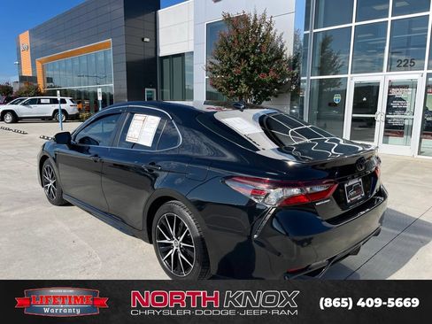 Used 2023 Toyota Camry SE FWD image 15