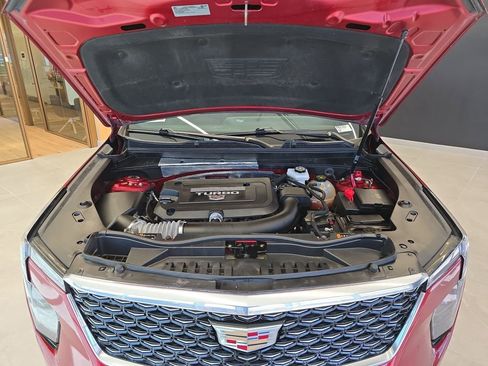Used 2024 Cadillac XT4 Premium Luxury image 26