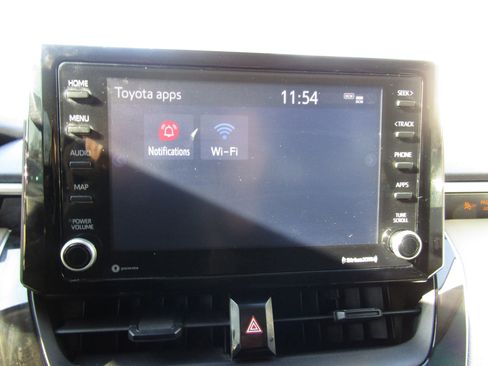 Used 2022 Toyota Corolla LE image 19