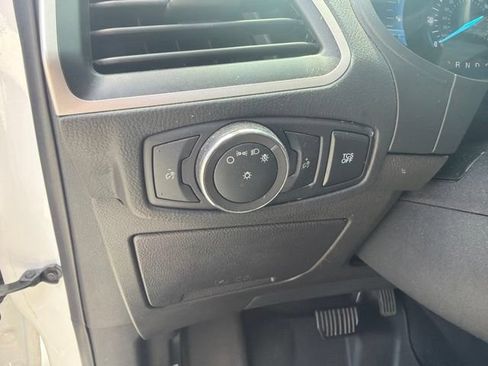 Used 2022 Ford Edge SEL AWD/4WD image 15