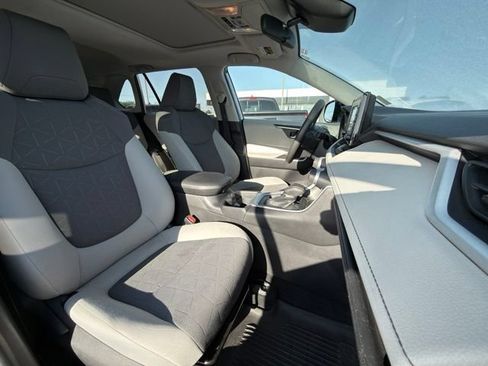 Used 2020 Toyota RAV4 XLE w/ Convenience Package AWD/4WD image 7