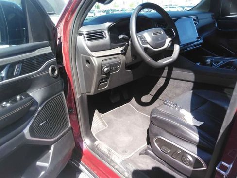 Used 2024 Jeep Wagoneer Series II w/ Flexible Seating Group RWD image 7