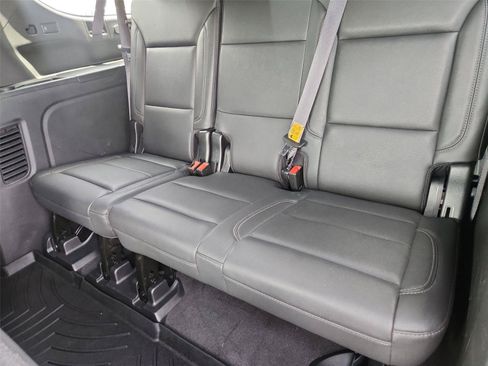 Used 2022 Chevrolet Suburban Z71 w/ Off-Road Capability Package AWD/4WD image 34