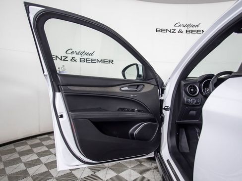 Used 2022 Alfa Romeo Stelvio Ti w/ Active Assist Plus Package image 18