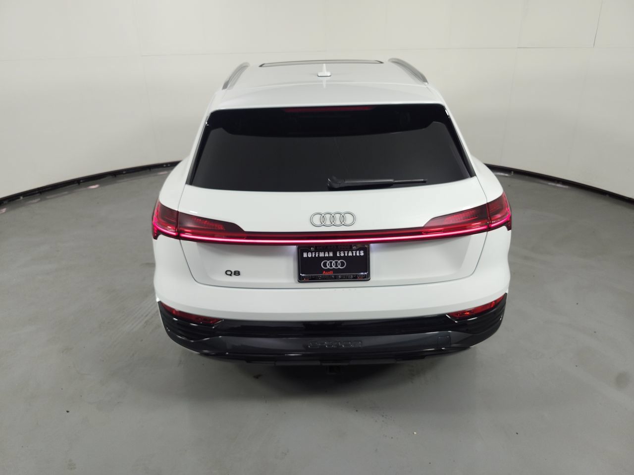 Used 2024 Audi Q8 e-tron Premium Plus w/ Premium Plus Package AWD/4WD image 35