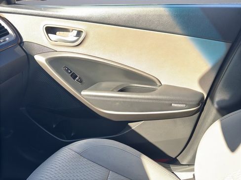 Used 2018 Hyundai Santa Fe Sport image 24