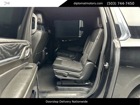 Used 2022 GMC Yukon XL Denali w/ Advanced Technology Package image 21