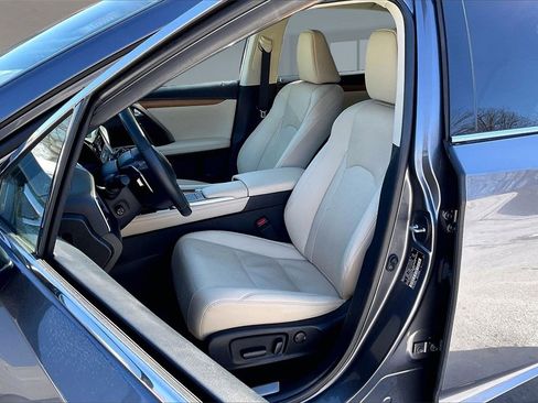 Used 2022 Lexus RX 450h AWD w/ Premium Package image 21