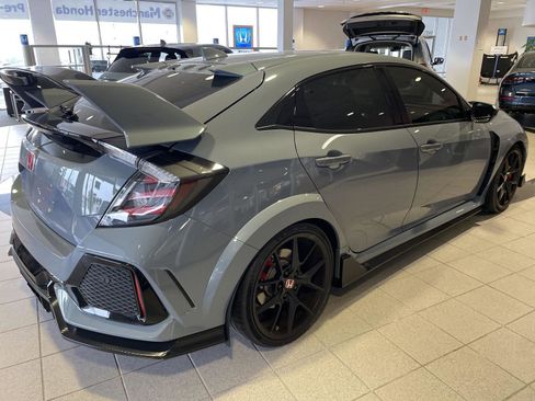 Used 2019 Honda Civic Type R image 6