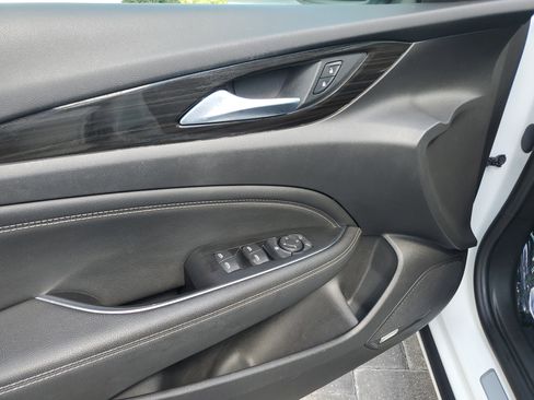 Used 2018 Buick Regal Preferred w/ Driver Confidence Package #1 image 18