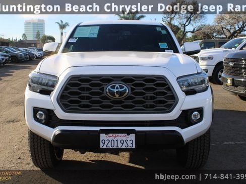 Used 2023 Toyota Tacoma TRD Off-Road image 2