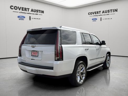 Used 2018 Cadillac Escalade Luxury image 5