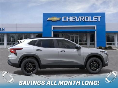 New 2026 Chevrolet Trax LT w/ Driver Confidence Package FWD image 5