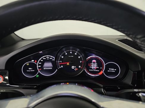 Used 2023 Porsche Cayenne w/ Premium Package AWD/4WD image 19