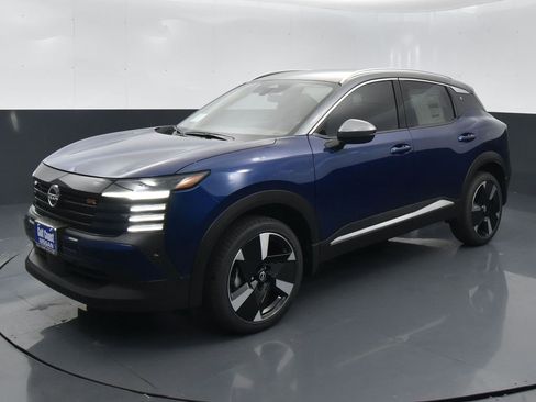 Certified 2025 Nissan Kicks SR image 1