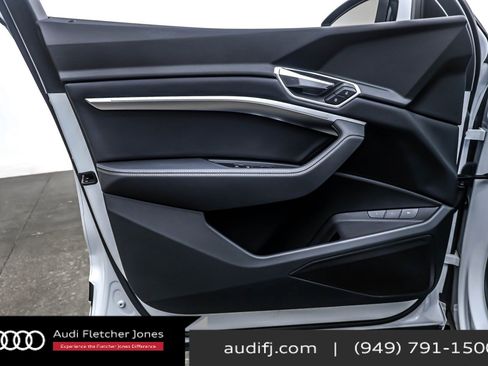 Used 2022 Audi e-tron Premium w/ Convenience Plus Package image 21